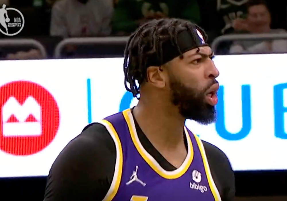 PG-包含浓眉哥回归赛场，问鼎冠军首场状态亮眼，澳大利亚队观众沸腾！的词条