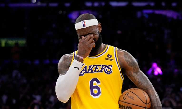 PG-关于蒂姆赛事官方发布高光表现新规，湖人争议不断！的信息